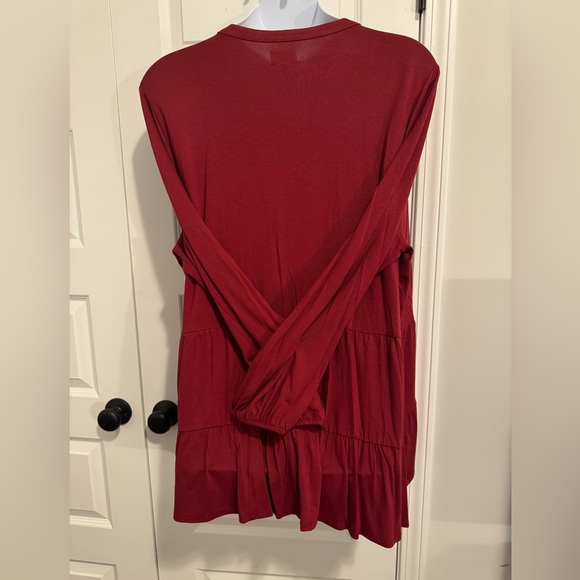 Wonderly Plus Size Tiered Tunic.  Burgundy.  Long Sleeve. Size 4X. - Picture 2 of 3